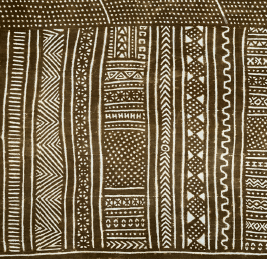 Détail d’un tissu bogolan. Peuple Bamana, Mali. © Collection Fondation Jean-Félicien Gacha