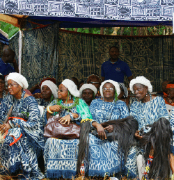 Reines mères, mfen. Chefferie Batoufam, 2018. Cameroun © Daniela Ulieriu.