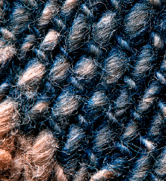 Détail d’un tissu ndop. Peuple Bamiléké, Cameroun. © Collection Fondation Jean-Félicien Gacha