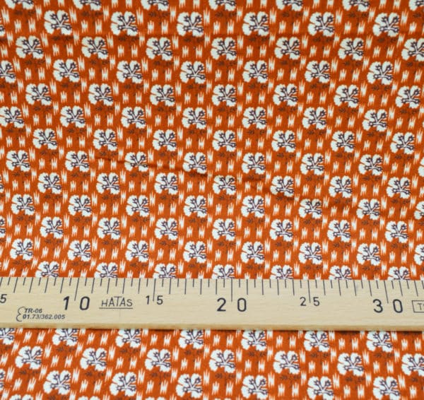 TISSU MOTIF FLORAL