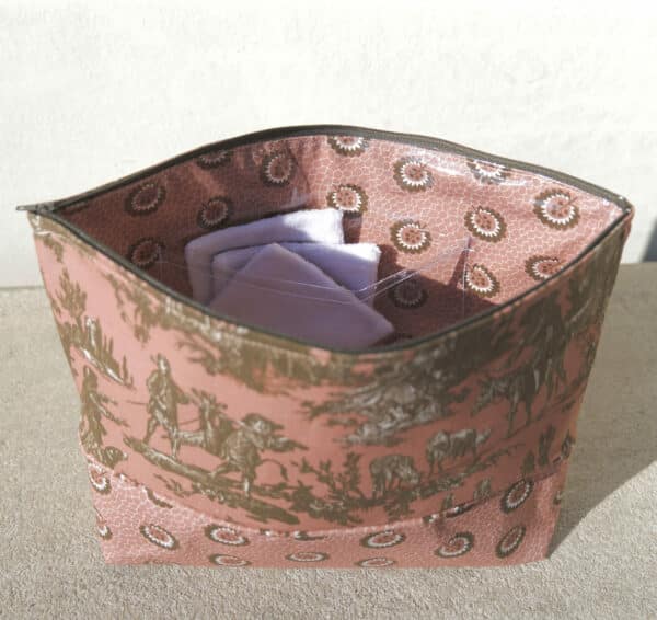 TROUSSE TOILETTE ETOFFES ET LITTERATURE – Image 6