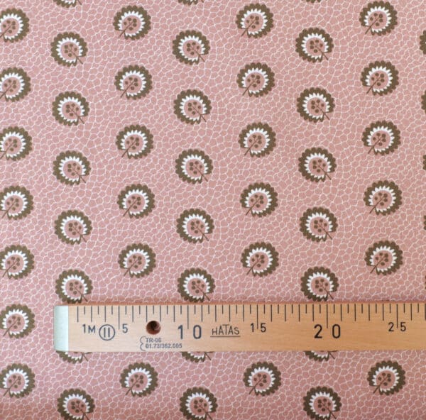 TISSU "SEMIS DE FLEURS SUR FOND D'ECAILLES" – Image 4