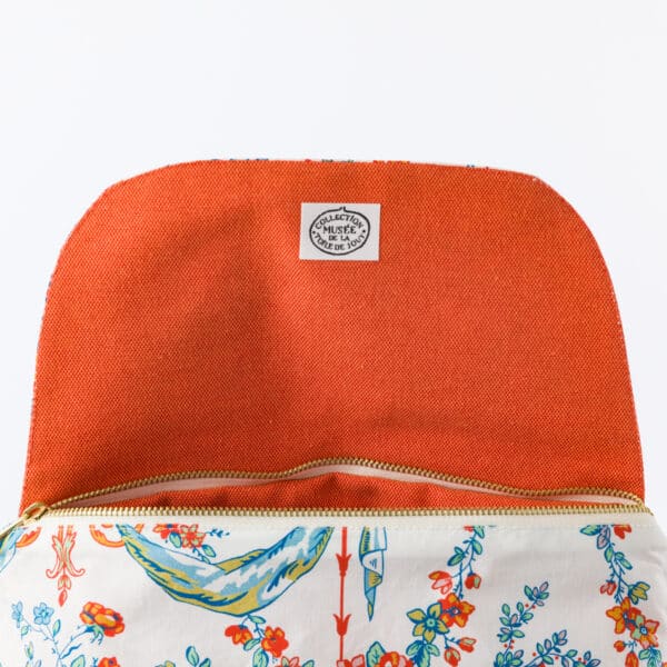 TROUSSE DE TOILETTE" L'ENFANT AU DAUPHIN" PISTACHIO – Image 2