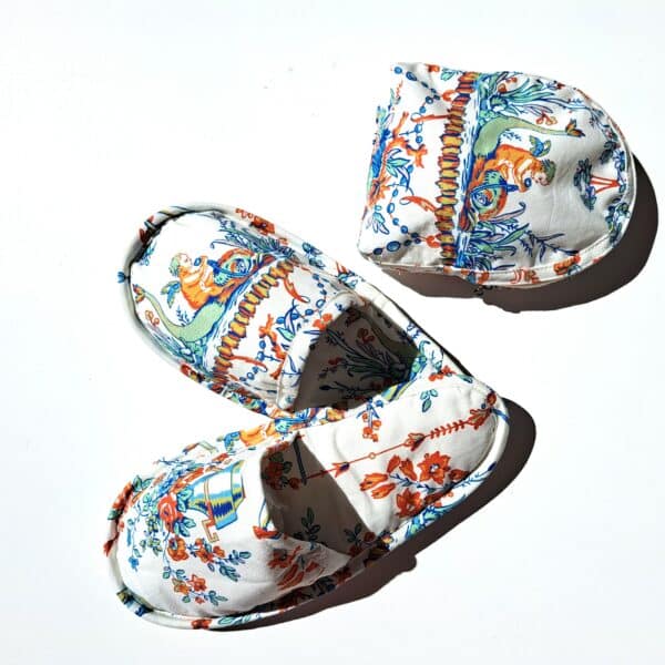 CHAUSSONS DE VOYAGE "L'ENFANT AU DAUPHIN"
