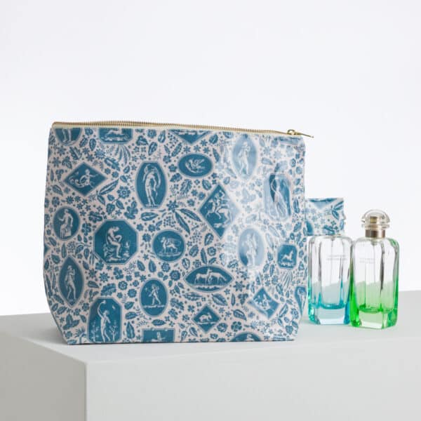 TROUSSE DE TOILETTE ENDUITE "les CAMEES" BLEUS