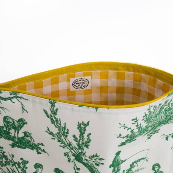 TROUSSE DE VOYAGE " LES DELICES DES 4 SAISONS" VERT PRAIRIE – Image 2