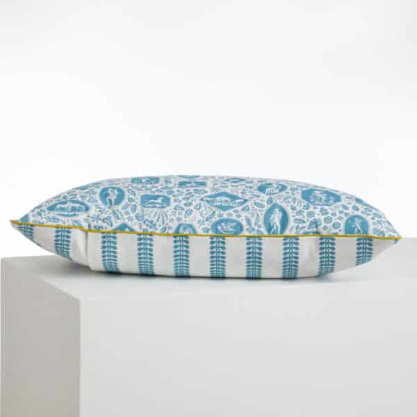 COUSSIN 30X50 "LES CAMEES" BLEUS – Image 2