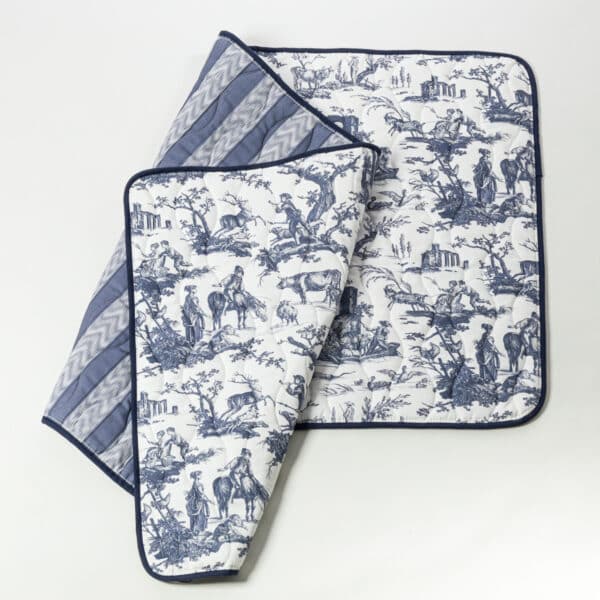 Bout DE LIT MATELASSE "LES PLAISIRS DE LA CAMPAGNE" Bleu