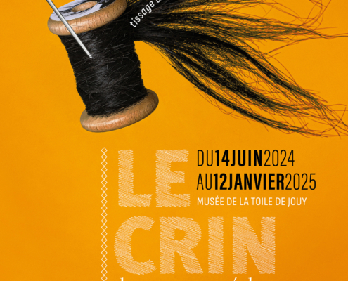 Affiche avec une bobine de fil noir et une aiguille enfilée sur fond jaune, pour la promotion de l'exposition "Le Crin dans tous ses éclats" au Musée de la Toile de Jouy, du 14 juin 2024 au 12 janvier 2025. Découvrez l'art textile !. - Musée de la Toile de Jouy