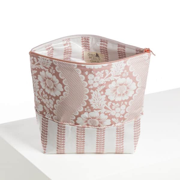 GRANDE TROUSSE "FLEURS STYLISEES SUR MONTANTS ONDULANTS" ROSE POUDRE – Image 2