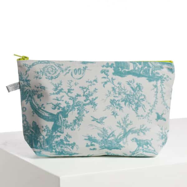 TROUSSE PENELOPE "COURONNEMENT DE LA ROSIERE" BLEU LAGON