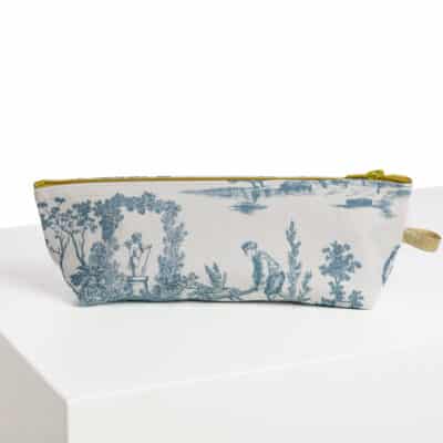 TROUSSE STYLOS "LES DELICES DES 4 SAISONS" BLEU LAC