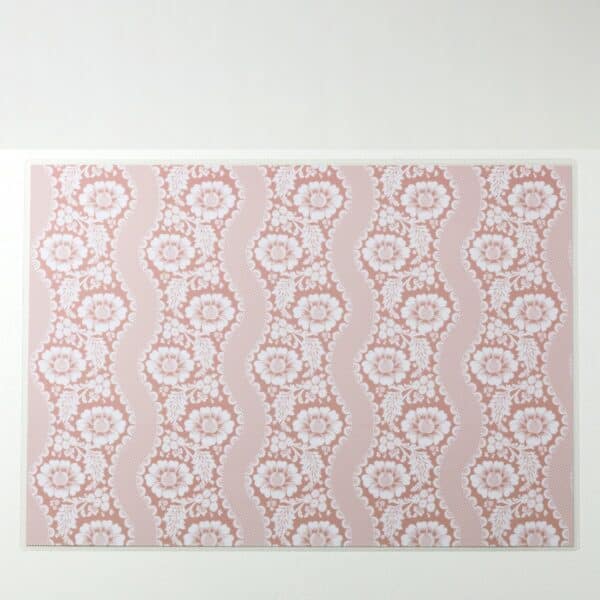 SET DE TABLE PLASTIFIE "FLEURS STYLISEES SUR MONTANTS ONDULANTS" ROSE POUDRE