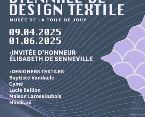 Affiche de la Biennale de Design Textile au Musée de la Toile de Jouy, qui s'est tenue du 9 avril au 1er juin 2025, présentant les créateurs et les détails de l'événement sur un fond géométrique violet. - Musée de la Toile de Jouy