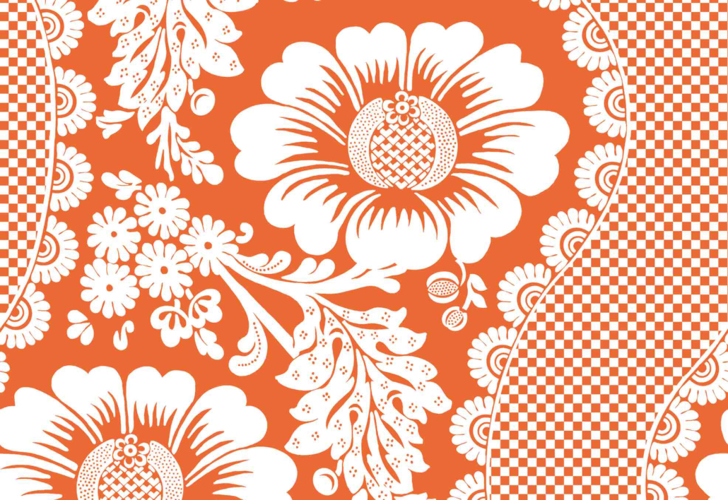 Motif floral blanc avec de grandes fleurs et feuilles stylisées sur un fond orange. Le motif, inspiré du Marché de l'Eglantine, présente de petites sections en damier et des lignes courbes pour un motif audacieux et complexe. - Musée de la Toile de Jouy