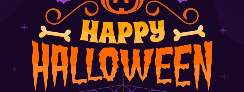 Joyeux Halloween" avec une citrouille sculptée, des chauves-souris, des os, des toiles d'araignée et une araignée sur un fond violet foncé inspiré des motifs complexes du Musée de la Toile de Jouy, subtilement tissés dans les dessins des toiles dans les coins. - Musée de la Toile de Jouy